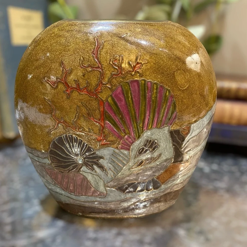 Vintage Cloisonne Enameled Solid Brass Vase Shell Coral Design - Picture 3 of 10